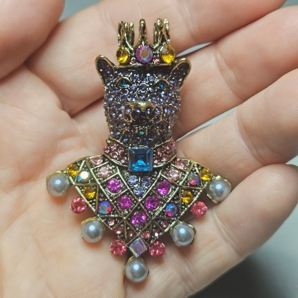 Bear with Crown Brooch Women OS Purple Rhinestone Faux Pearl Regal Pin